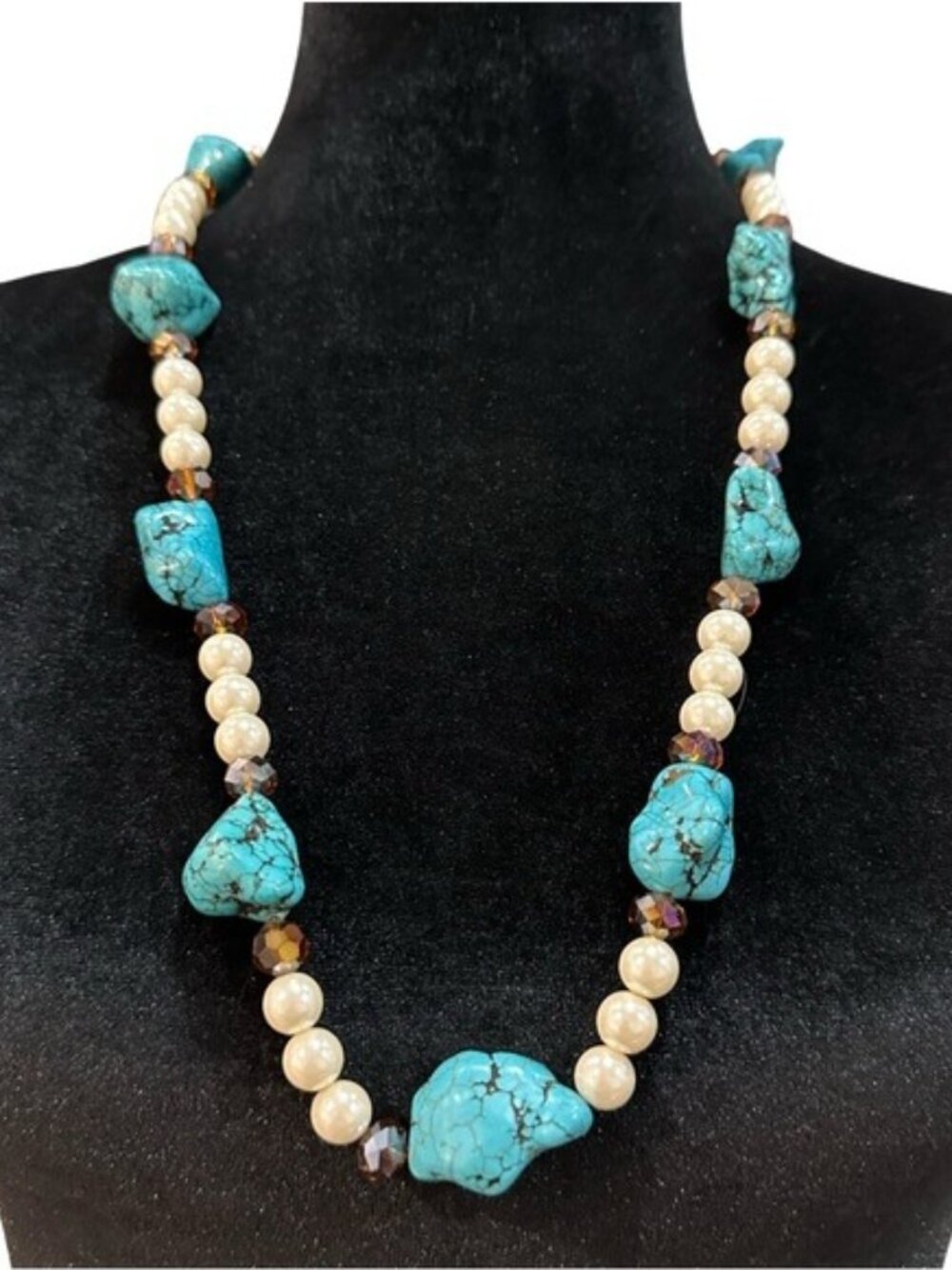 Turquoise Blue Howlite and Pearl Beaded Necklace With Clasp Closure
